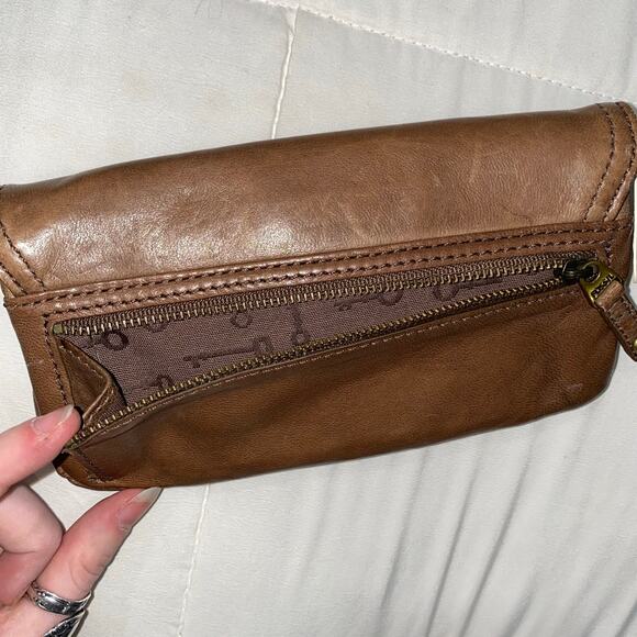 NWT Fossil 8” Taupe Leather Wallet/Clutch, zipper pockets, semi-glossy finish - Picture 9 of 11